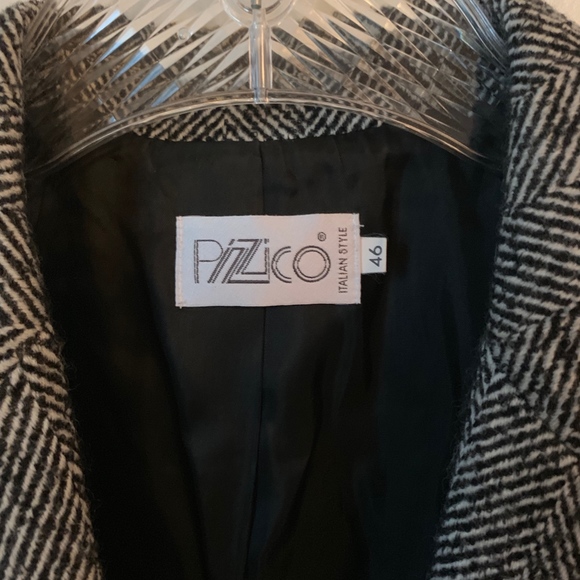 Italian Ladies Suit - Picture 4 of 8